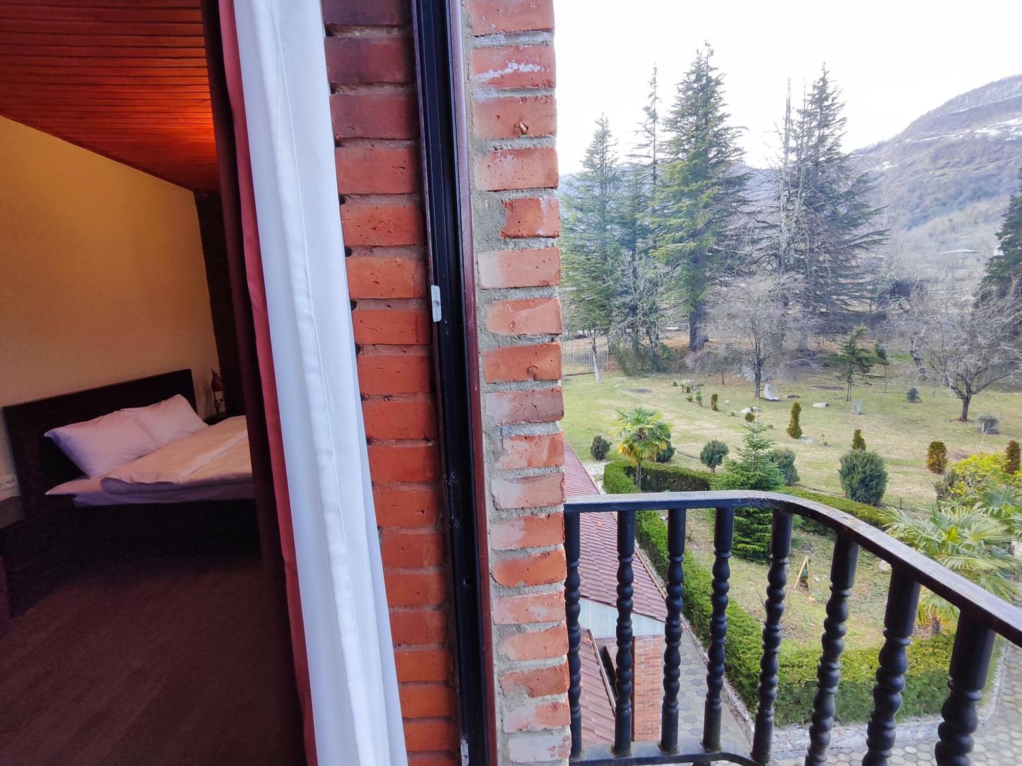 Отель Chateau Gordi Экстерьер фото