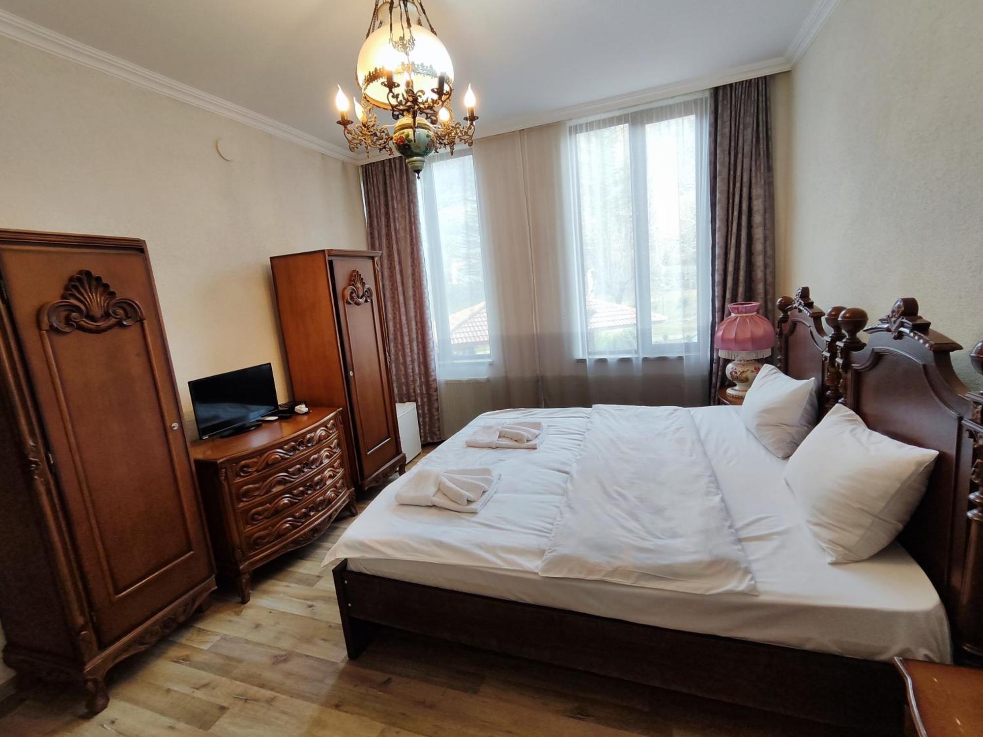 Отель Chateau Gordi Экстерьер фото