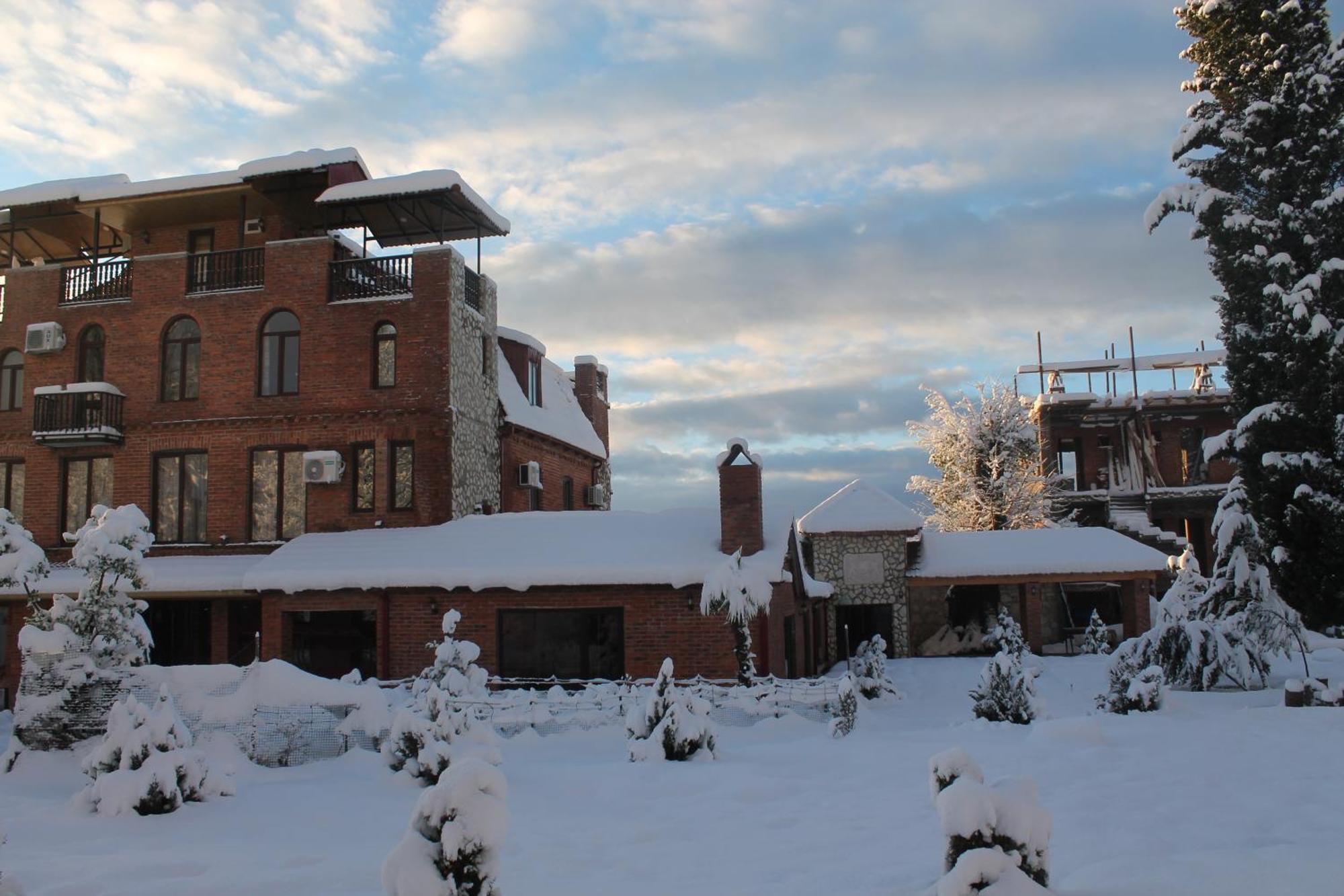 Отель Chateau Gordi Экстерьер фото